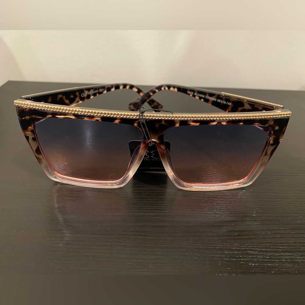 BRAND NEW Stylish Women Sunglass, square frame with leopard print texture